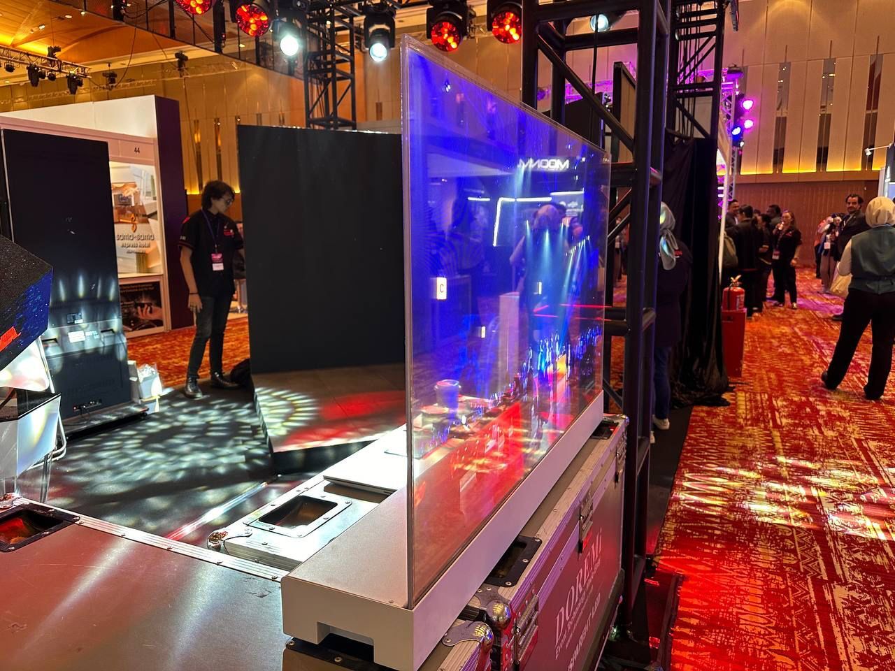 Transparent OLED Display 4 Transparent OLED Display - Image 4